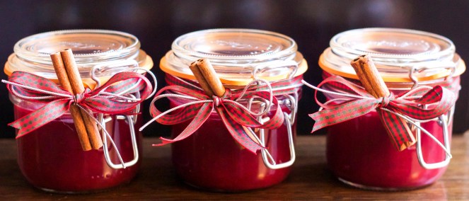 Postpone Your Wedding Different Season Wedding Favours jam jars cinnamon sticks